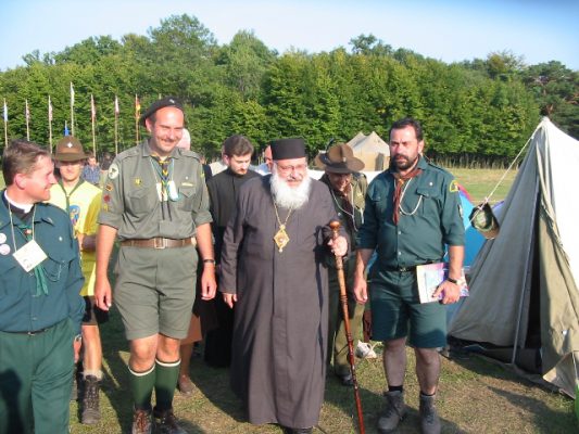 ЮМПЗ відвідав Єпископ УГКЦ Любомир Гузар, поруч зліва – бунчужний ЮМПЗ – ст.пл.скоб Тарас Полихата, ЦМ, праворуч – комендант ЮМПЗ пл.сен. Левко Захарчишин